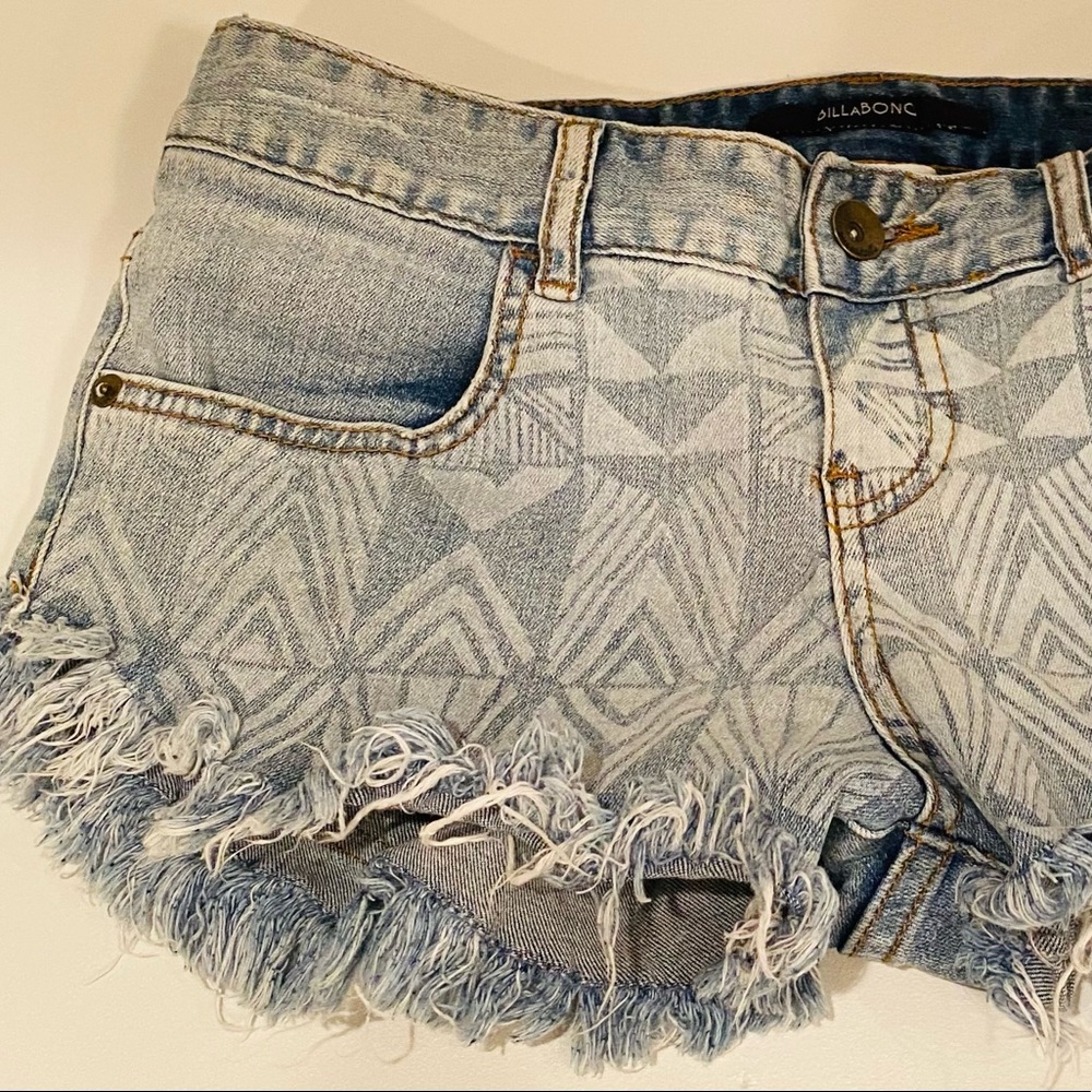 Billabong low rise denim shorts with triangular print